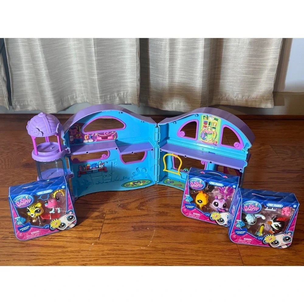 Littlest Pet Shop Lot Including One House & 6 Characters New in the Box